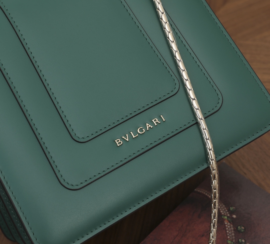 Handbags Bvlgari 28624791050 size:18*16*10cm - vstockx