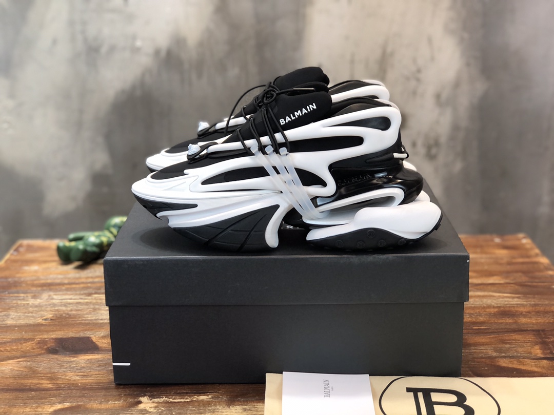 Balmain Unicorn Low-Top Black White - vstockx