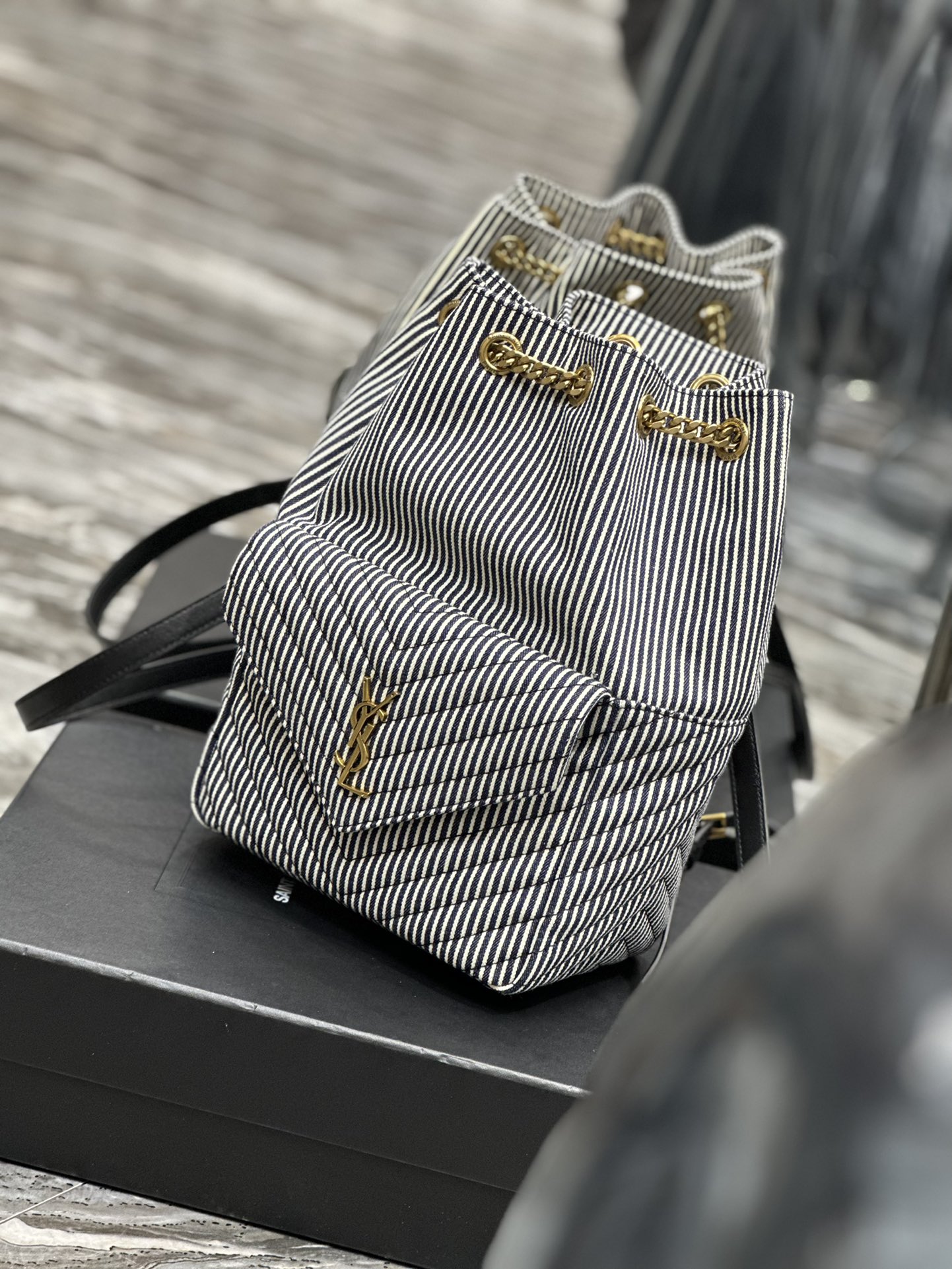 Handbags SAINT LAURENT 672609 size 22  29  15 cm - vstockx