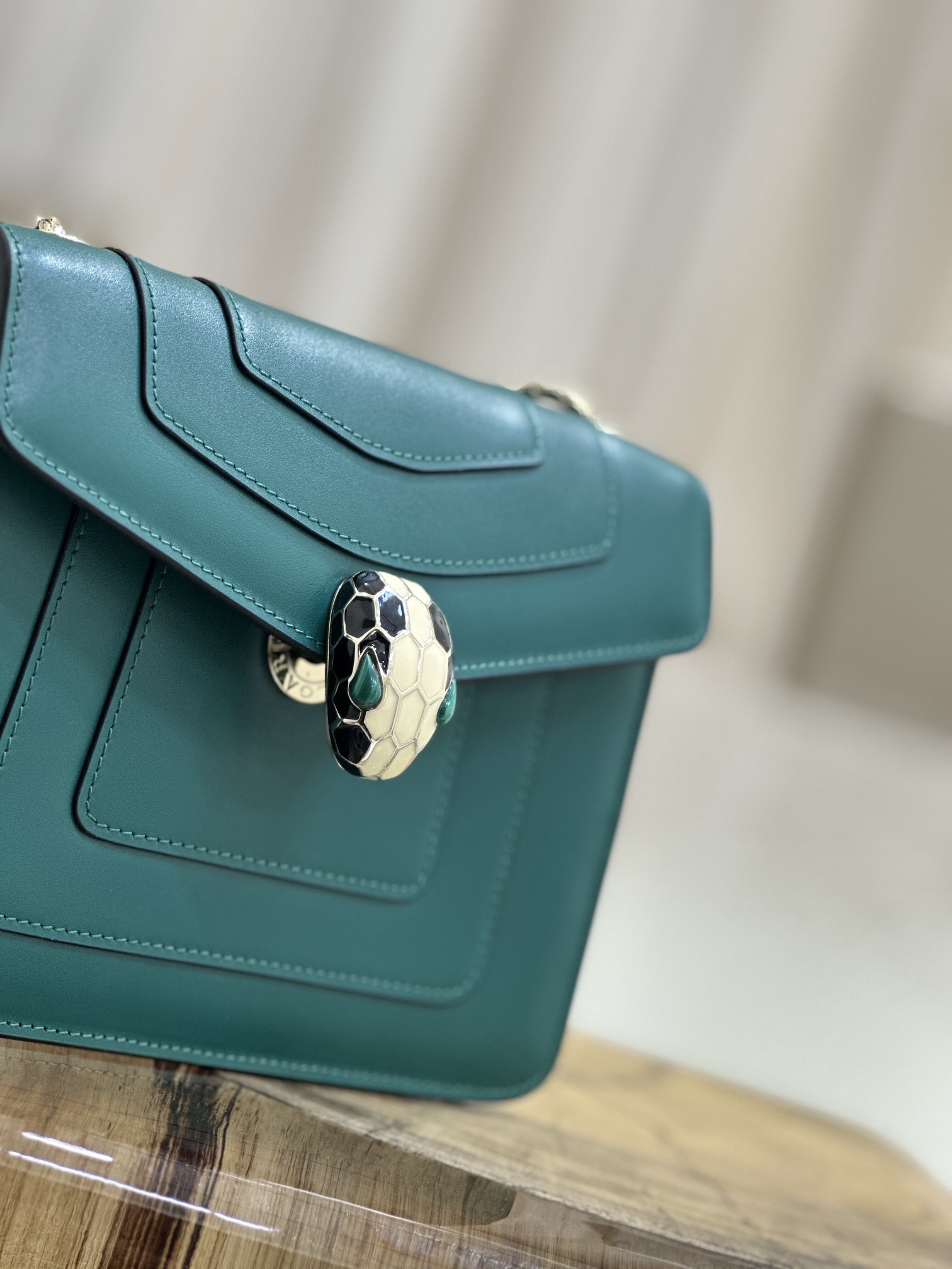 Handbags Bvlgari Serpenti Forever 35107 size:20*15*5 cm - vstockx