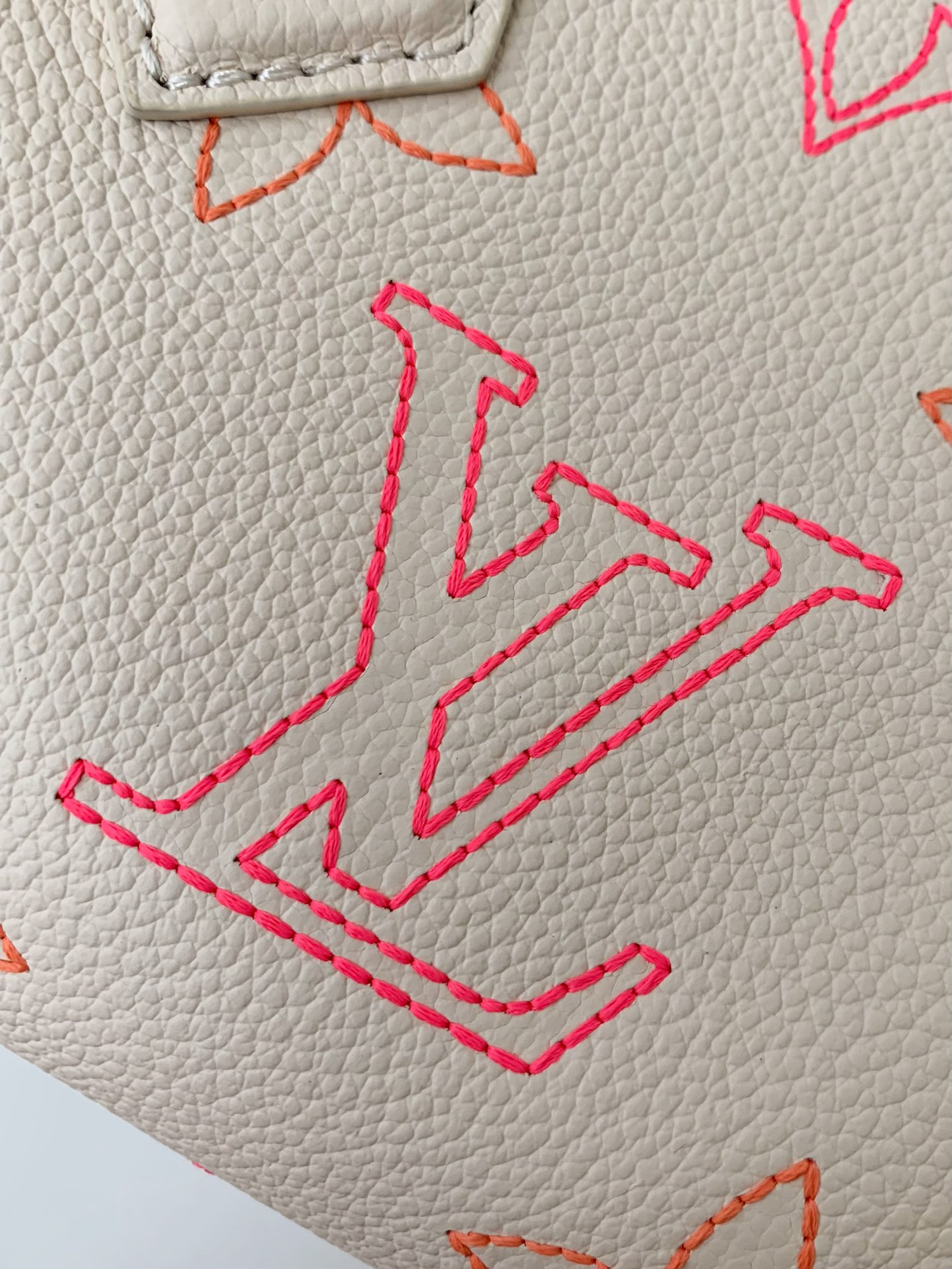 Handbags Louis Vuitton M46667 size:20.5*13.5*12cm - vstockx