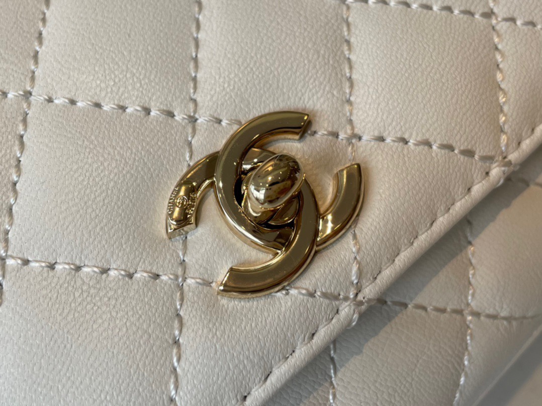 Handbag Chanel AS2215 - vstockx