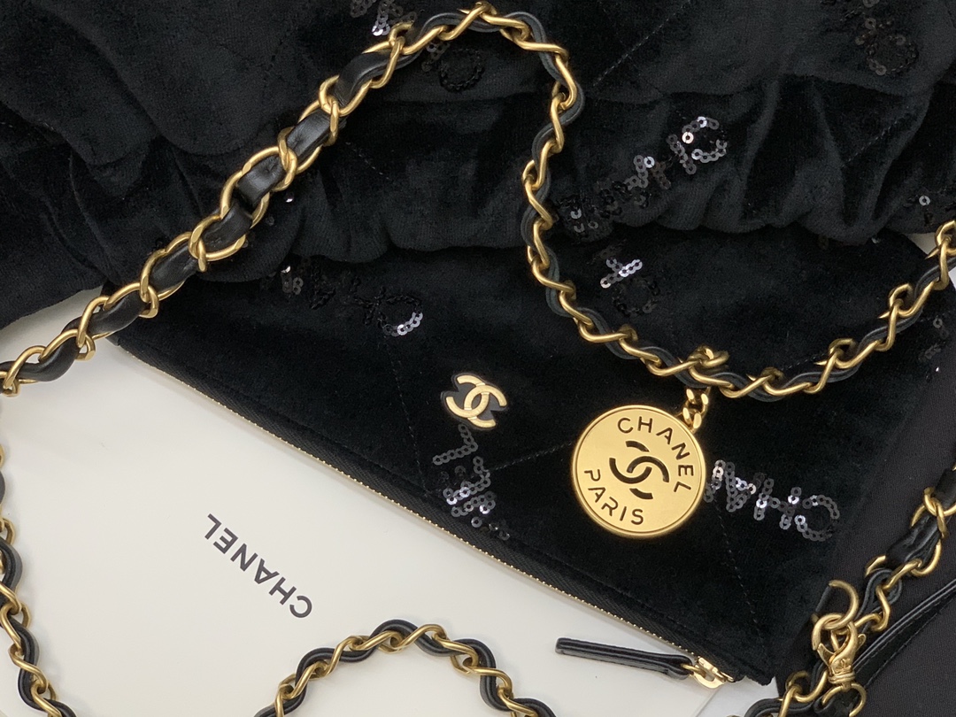 Handbag Chanel size 39*42*8 cm - vstockx