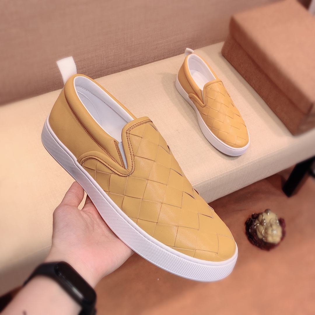 Bottega Veneta Intrecciato Leather Loafers 3 - vstockx