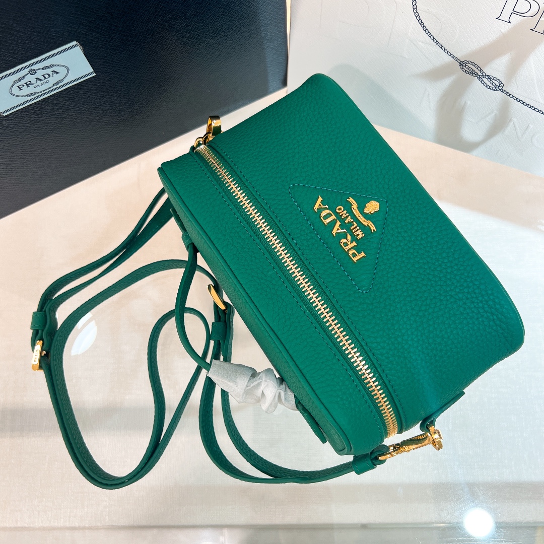 handbags prada 1BH202 18*11.5*7.5 - vstockx