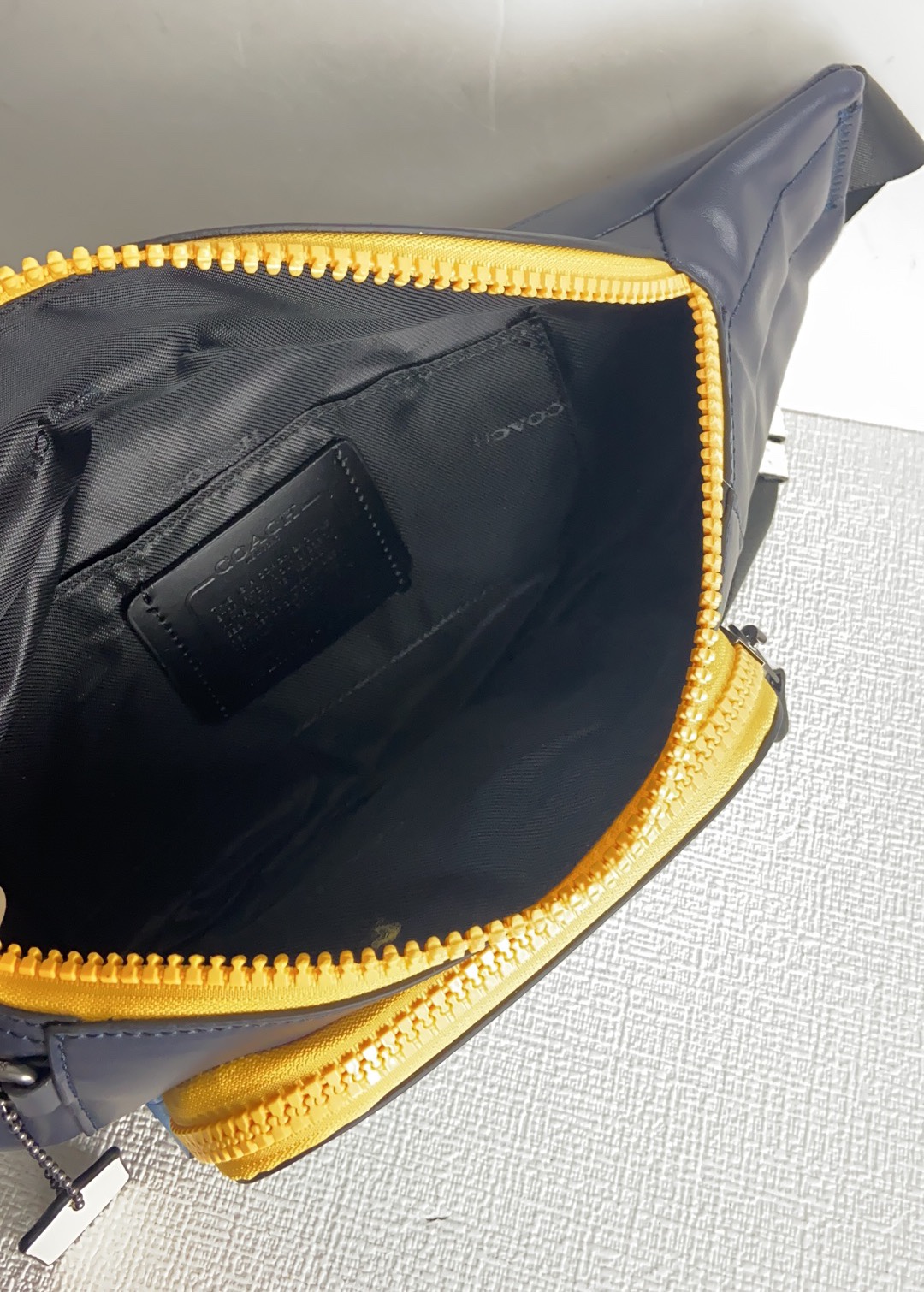 Handbags Coach cE552 size:30*12*4 - vstockx