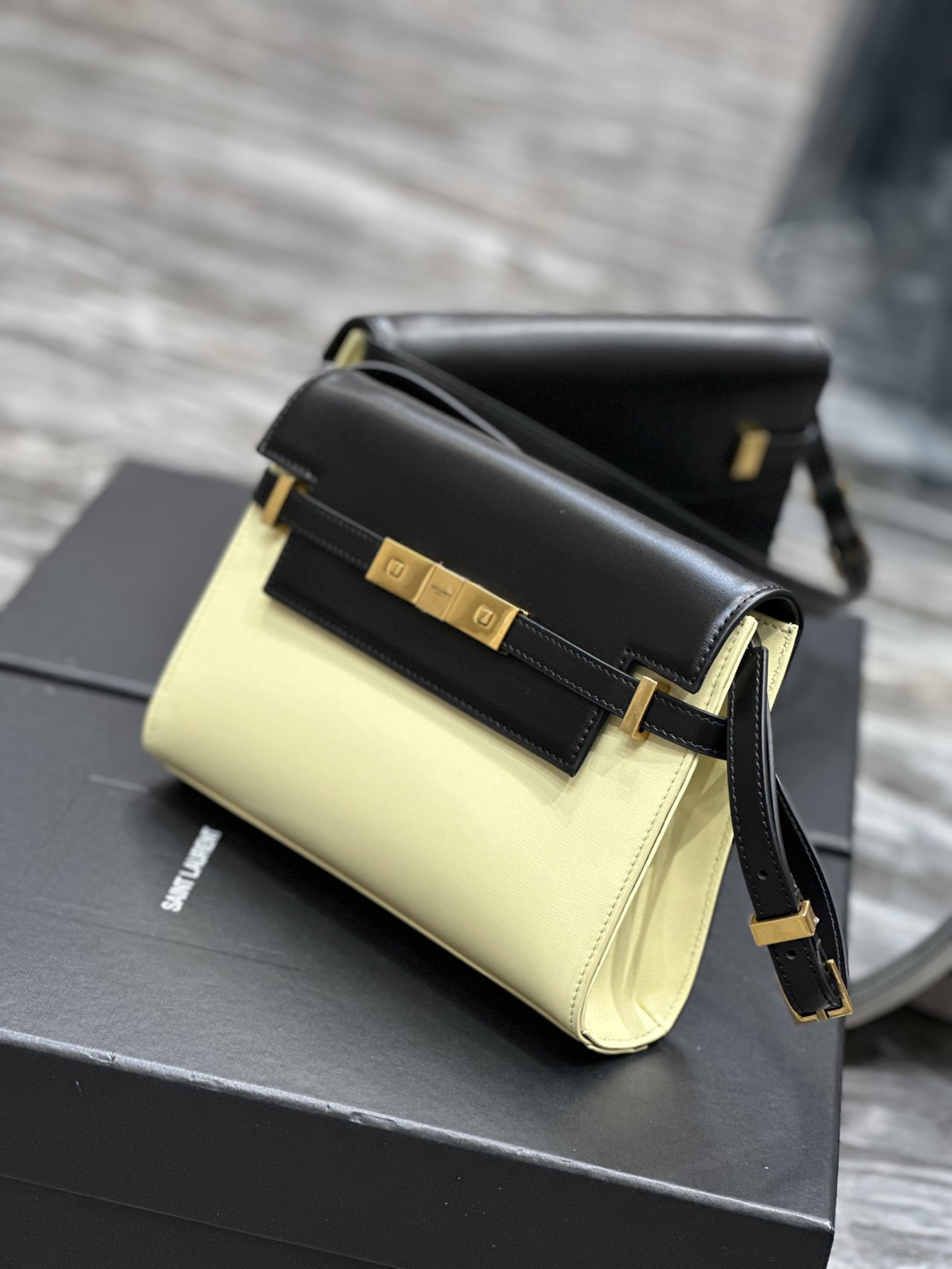 Handbags SAINT LAURENT 675626 size 24x17.5x6 cm - vstockx