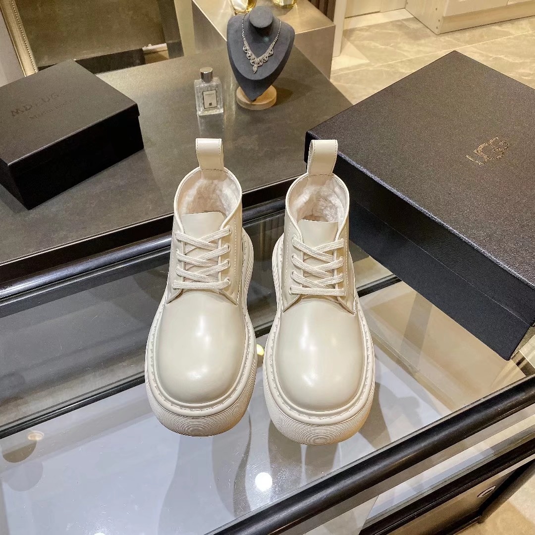 Bottega Veneta Boots 15 - vstockx