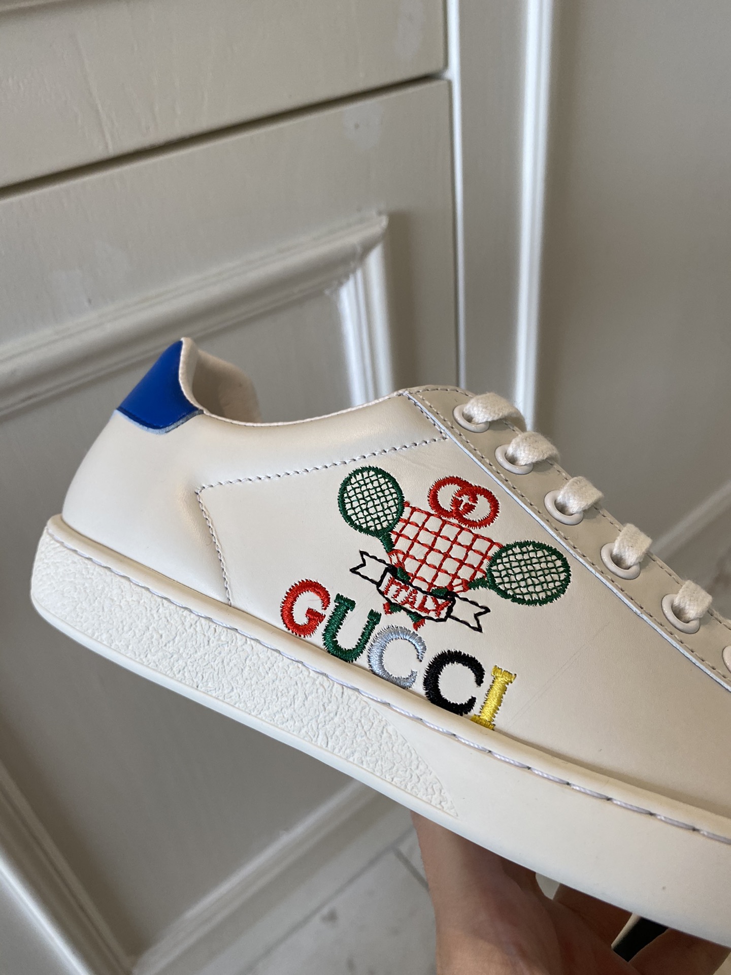 Gucci Women's Ace sneaker with bee sneaker 4 - vstockx