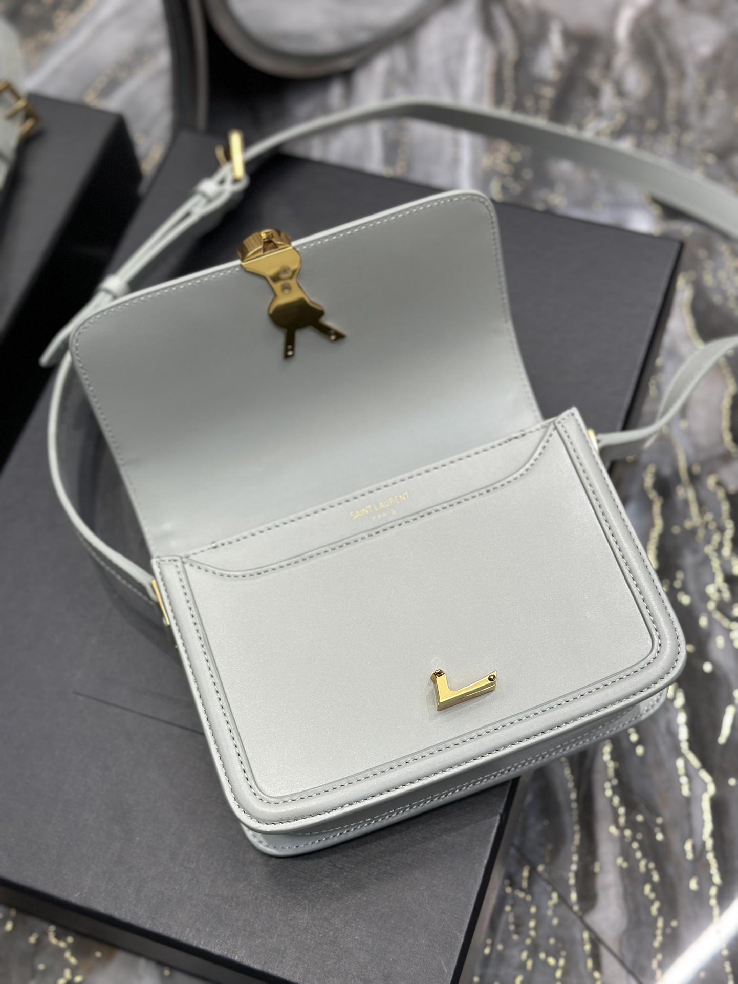 Handbags SAINT LAURENT 634305 size 19  13  5 cm - vstockx