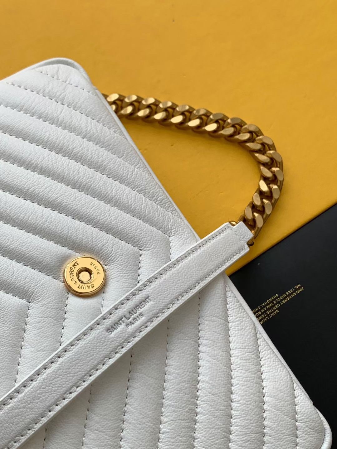 Handbags SAINT LAURENT 392737 size 24x17x6 cm - vstockx