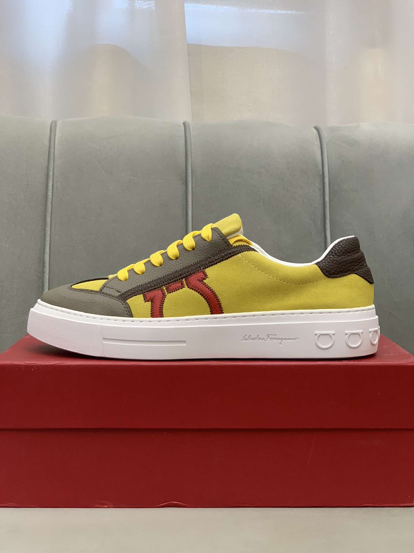 Salvatore Ferragamo Gancini Sneaker 12 - vstockx