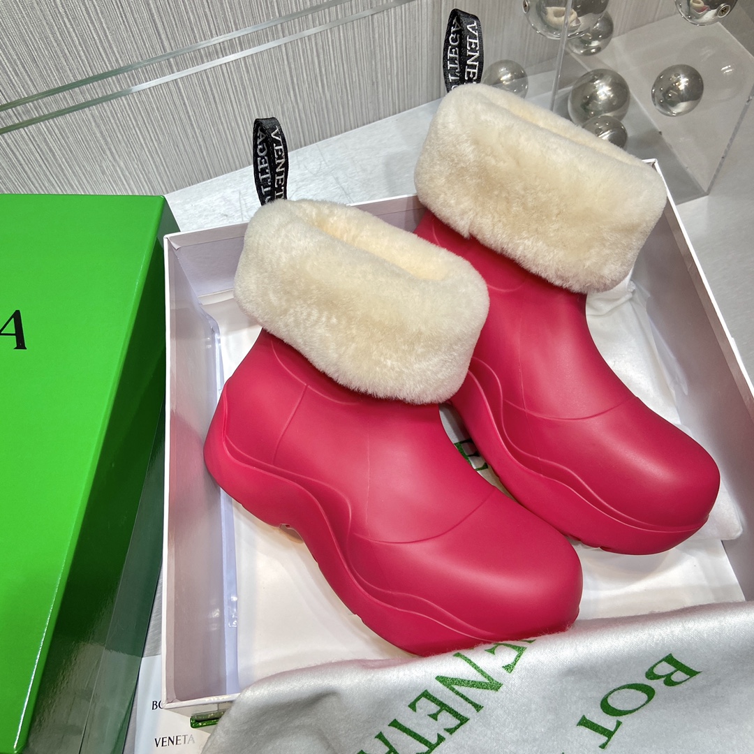 Bottega Veneta Boots 12 - vstockx