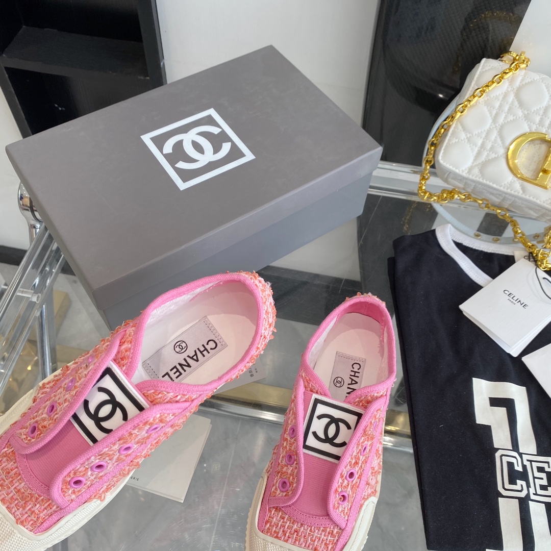Chanel Flat canvas Sneaker 4 - vstockx