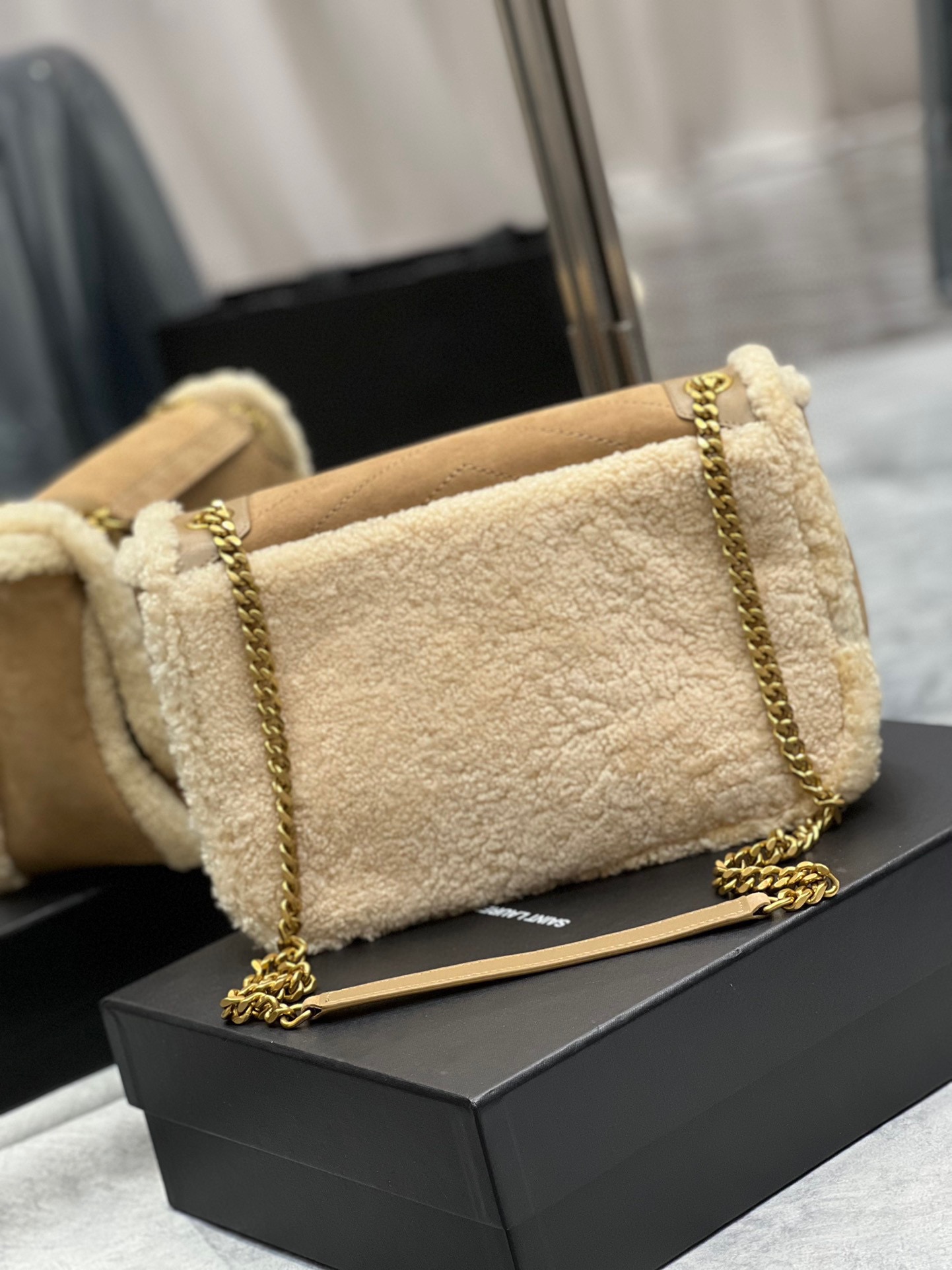 Handbags SAINT LAURENT 498894 size 28  20  8.5 cm - vstockx