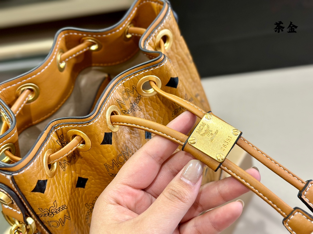 Handbags MCM mom size:16*21 cm - vstockx