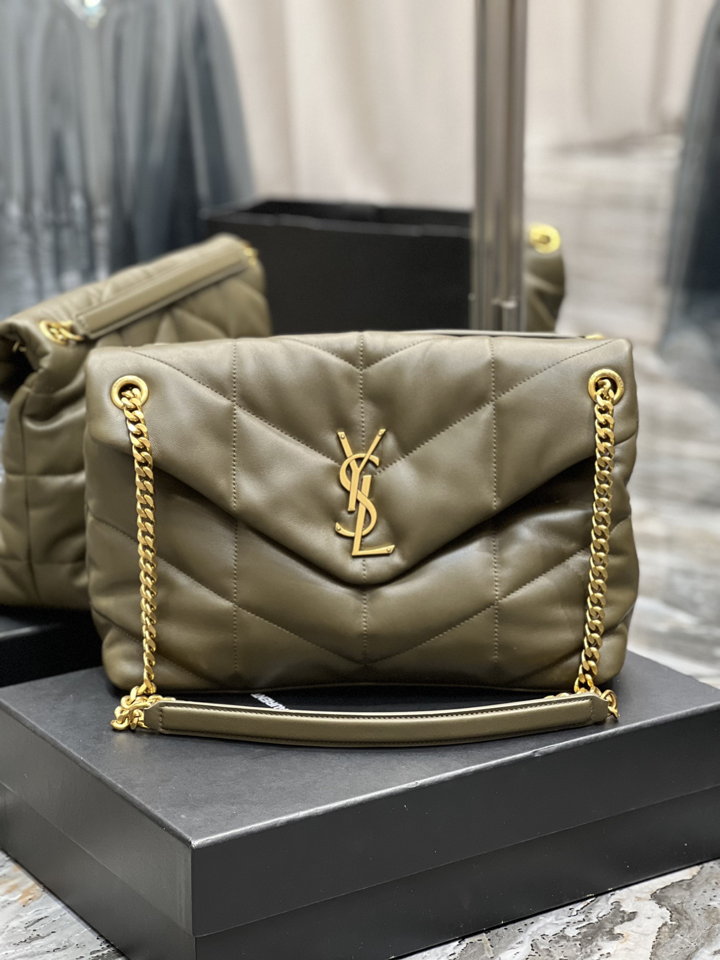 Handbags SAINT LAURENT 577475 size 35x23x13.5 cm - vstockx
