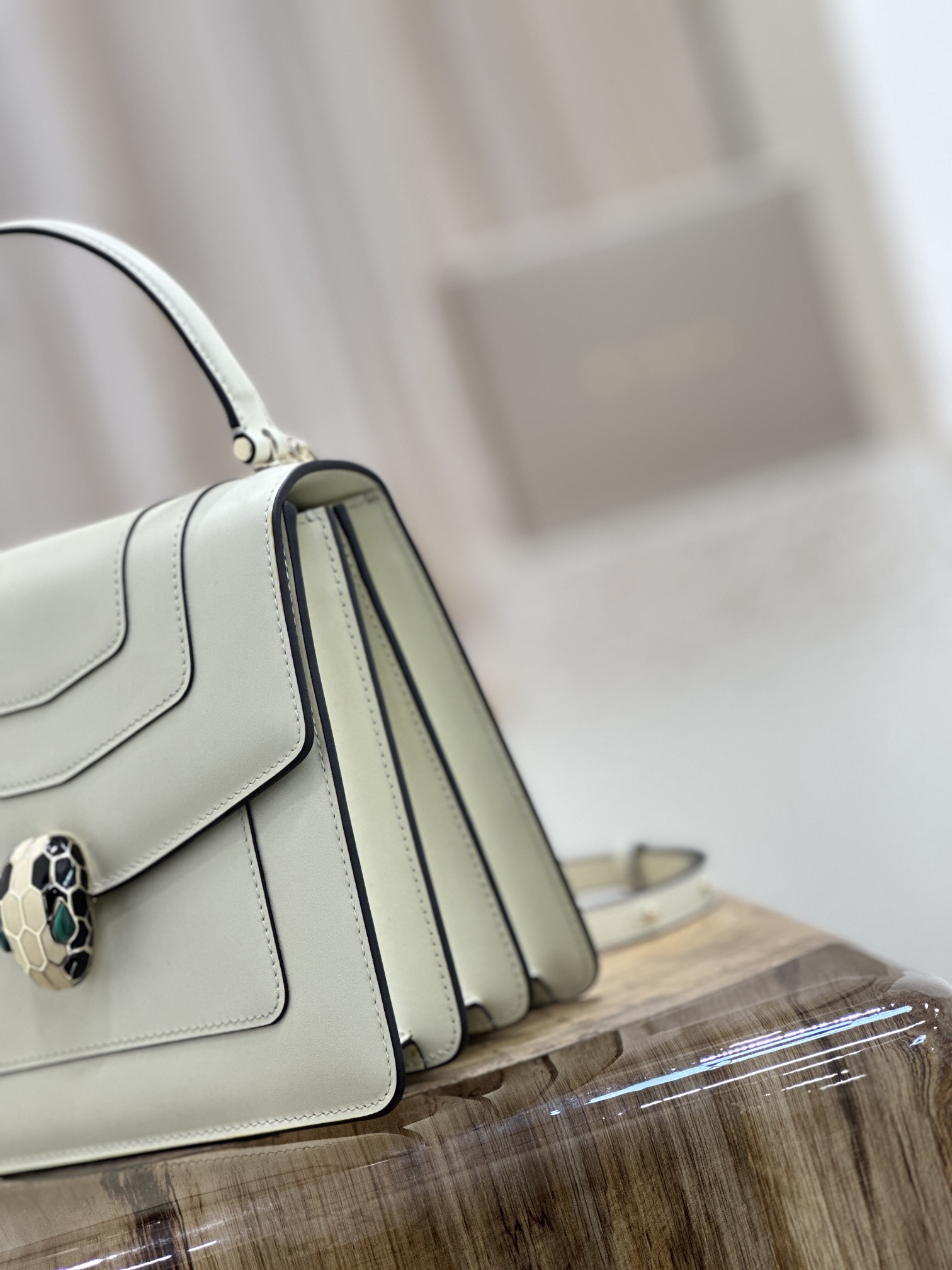 Handbags Bvlgari 38329 size:18*16*9 cm - vstockx