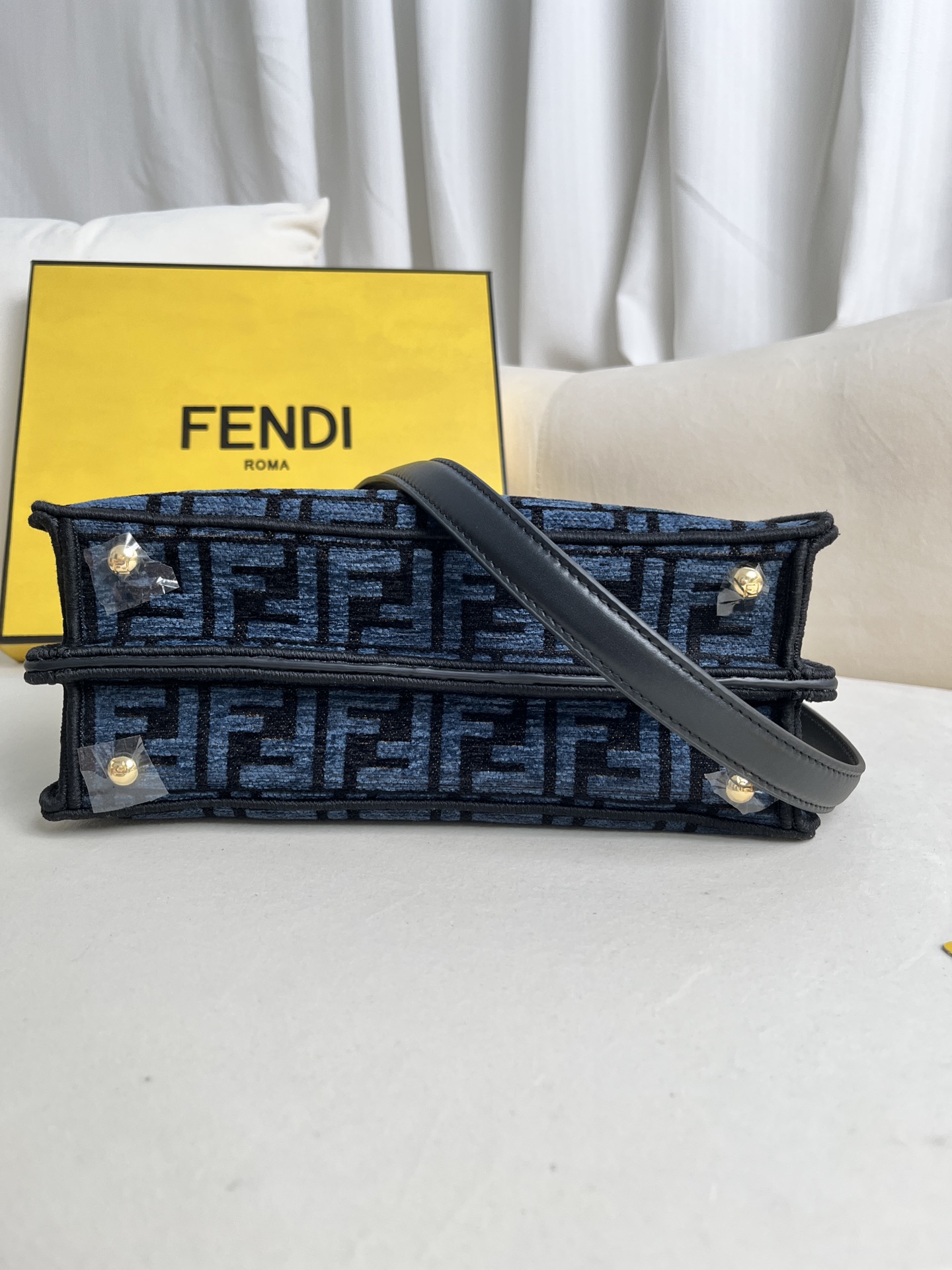 handbags FENDI 0229 size:27*21*11cm - vstockx