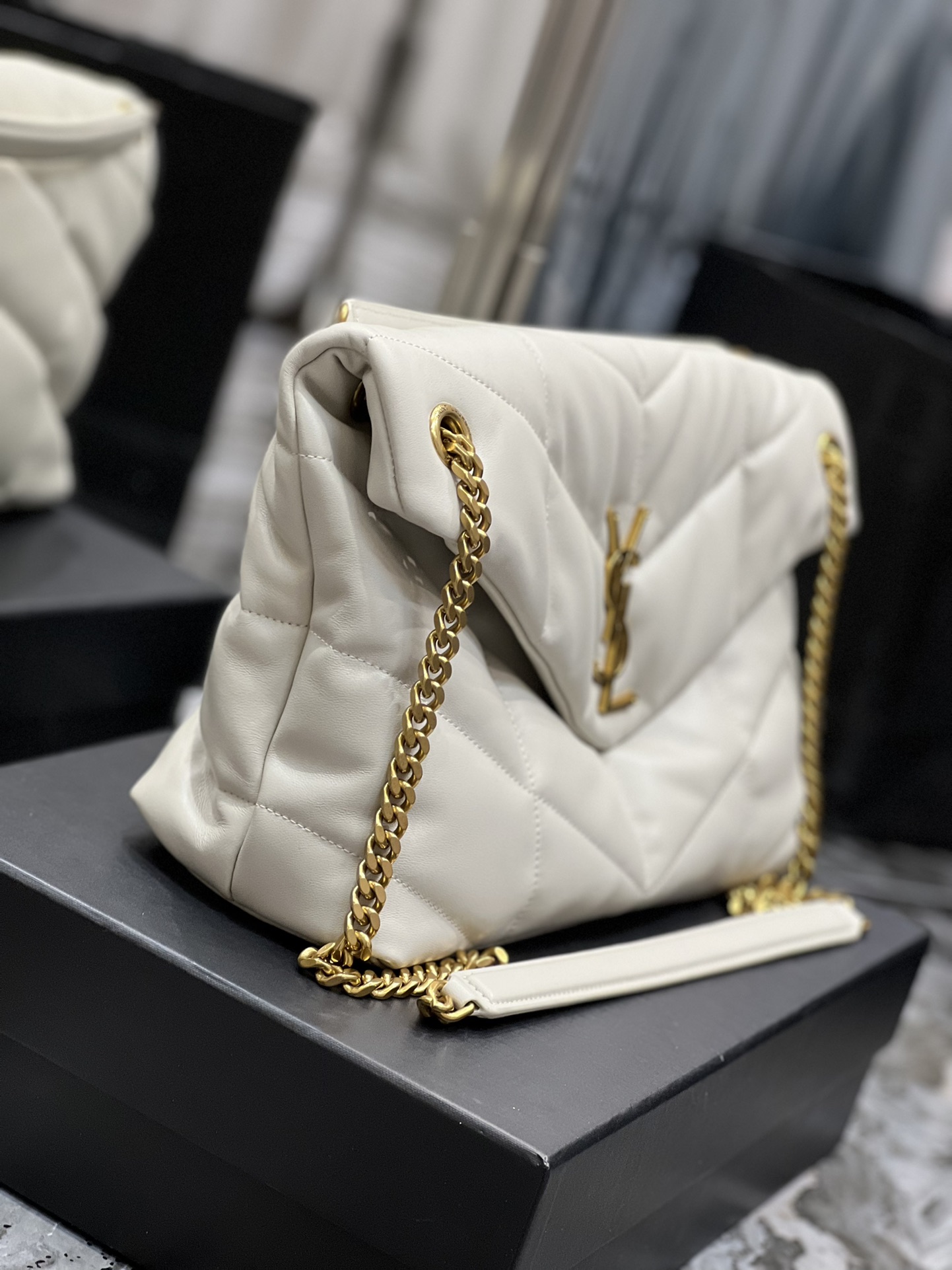 Handbags SAINT LAURENT 577475 size 35x23x13.5 cm - vstockx