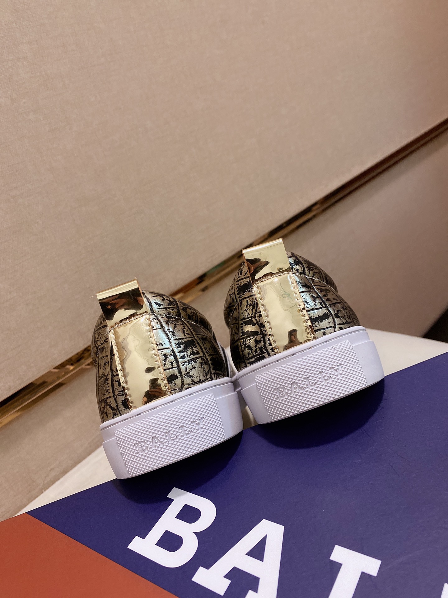 Bally Low Top Sneaker 1 - vstockx