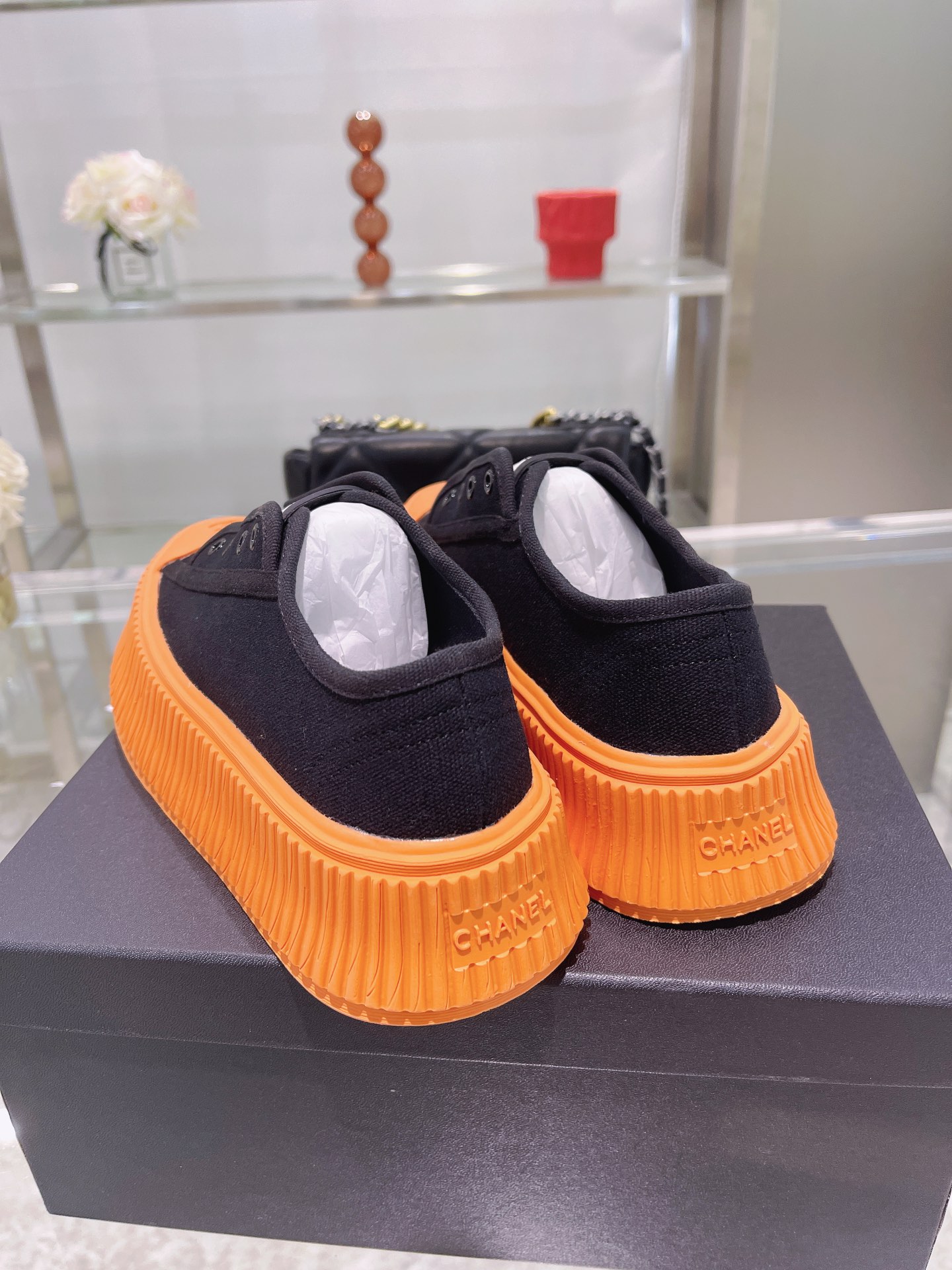 Chanel Platform Sneaker 15 - vstockx