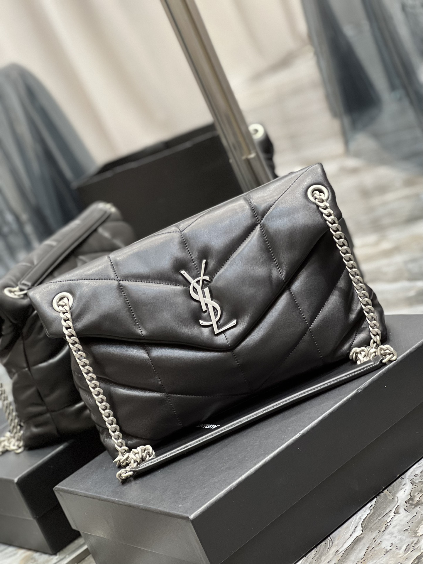 Handbags SAINT LAURENT 577475 size 35x23x13.5 cm - vstockx