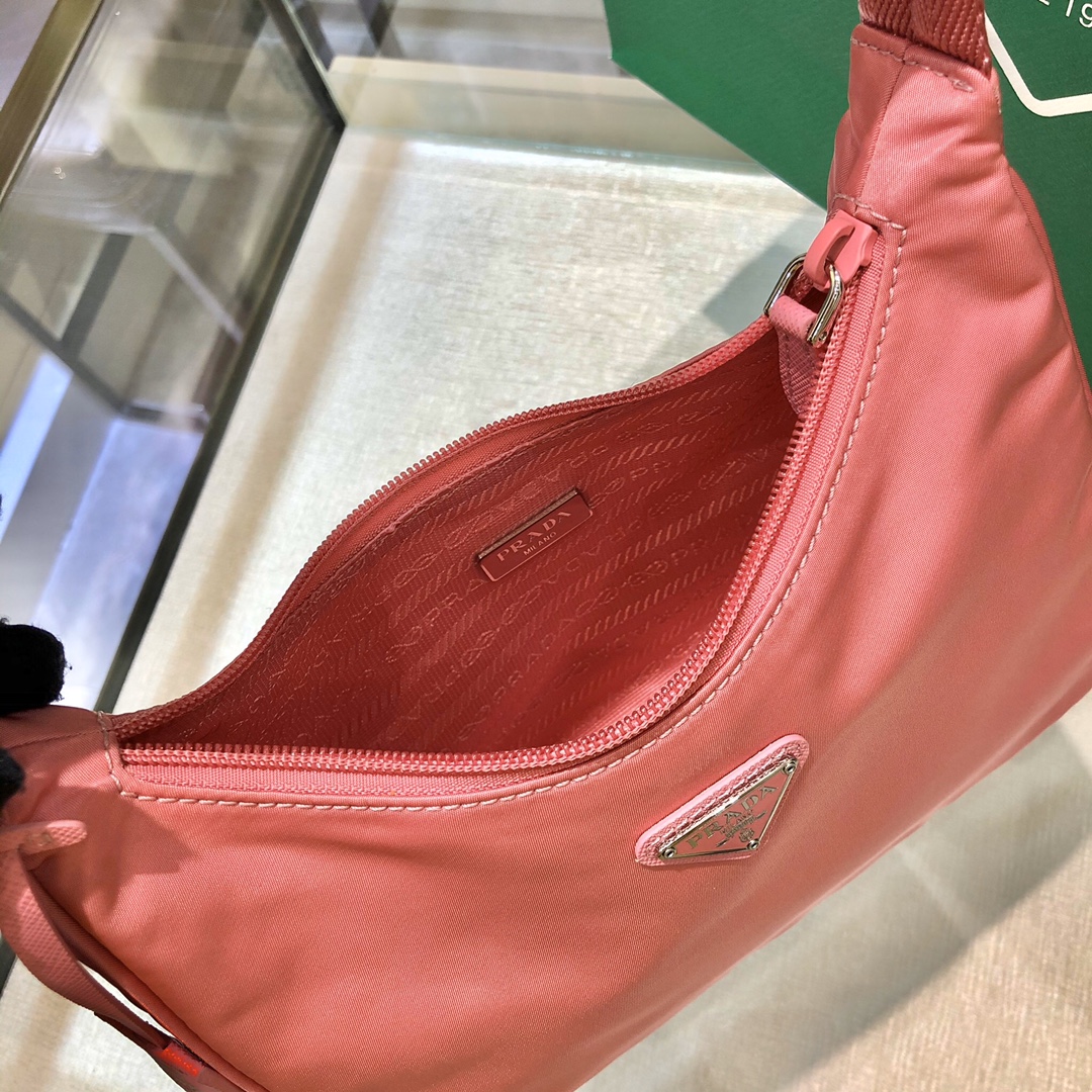 handbags prada Hobo 1NE515 Re-edition 2000 Size:22*17*6 - vstockx