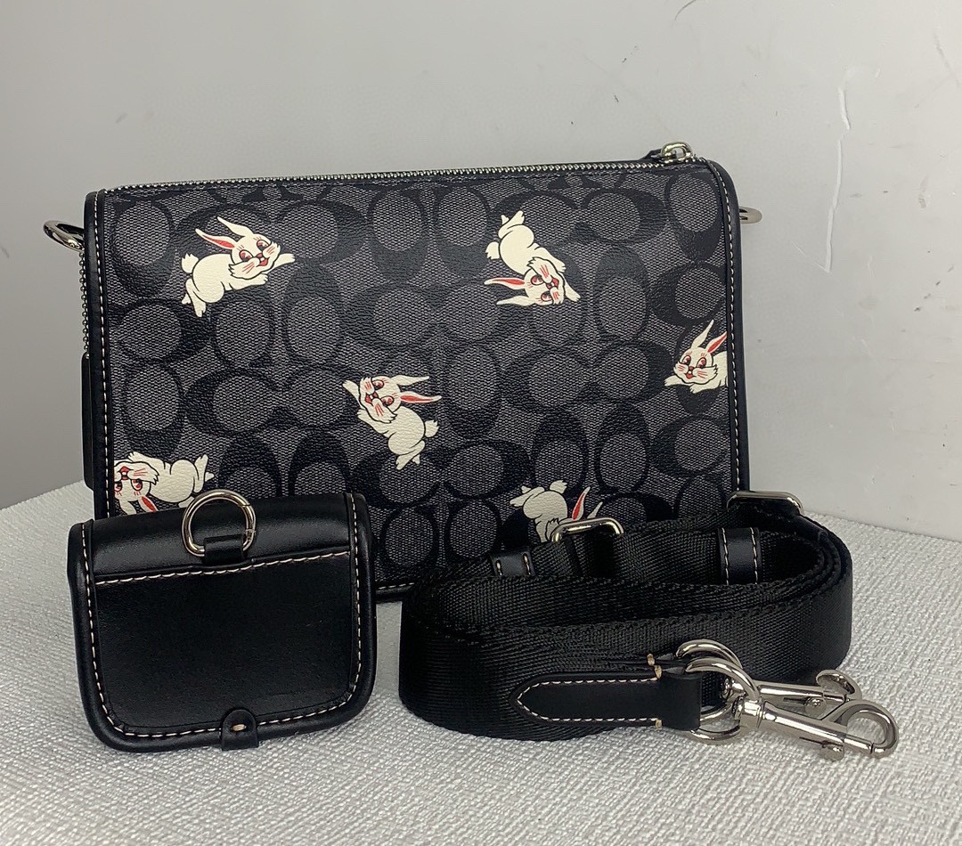 Handbags Coach CG300 size:24.5*16*5 - vstockx