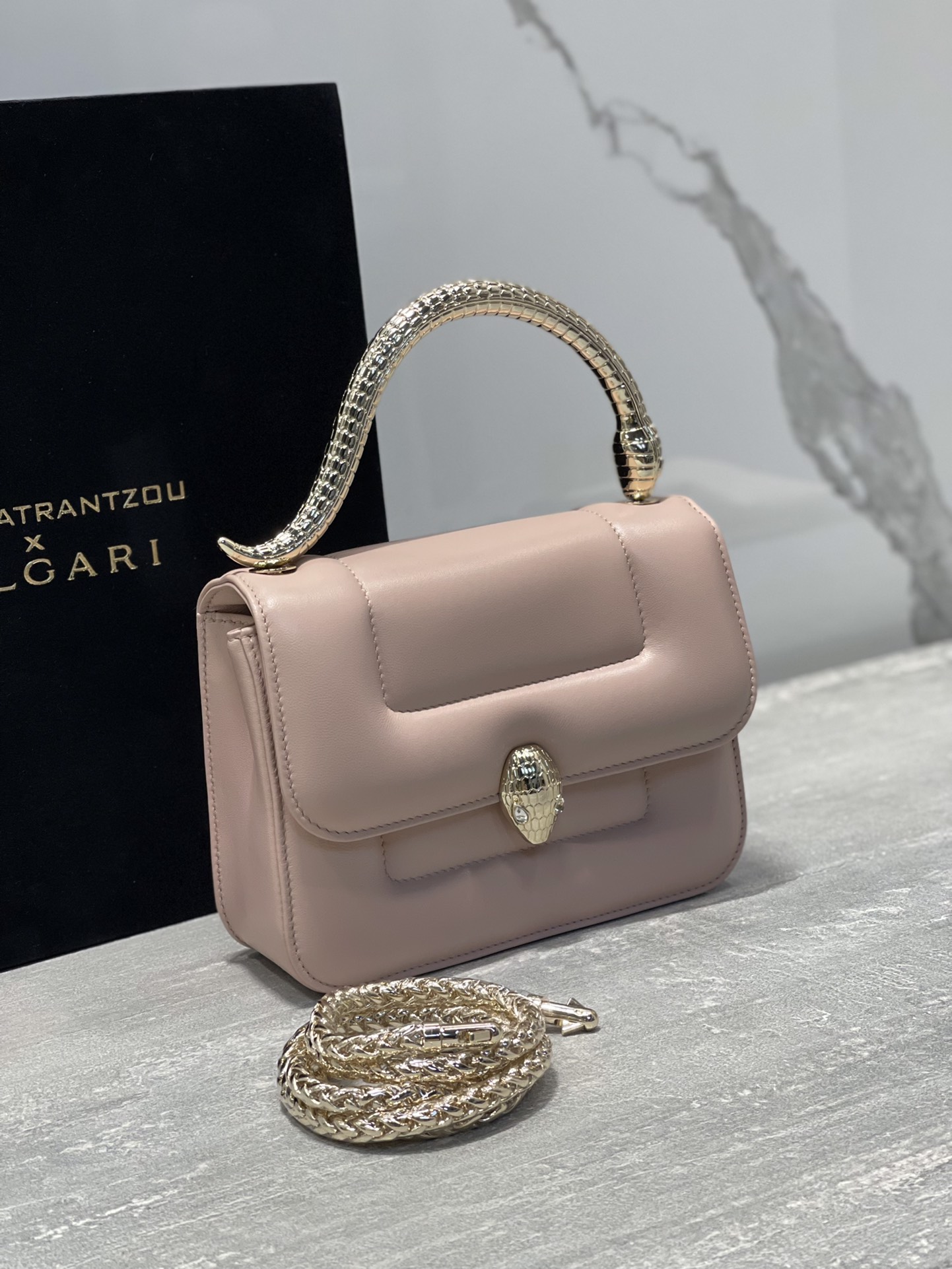 Handbags Bvlgari 291071 size:19.2*15*6 cm - vstockx