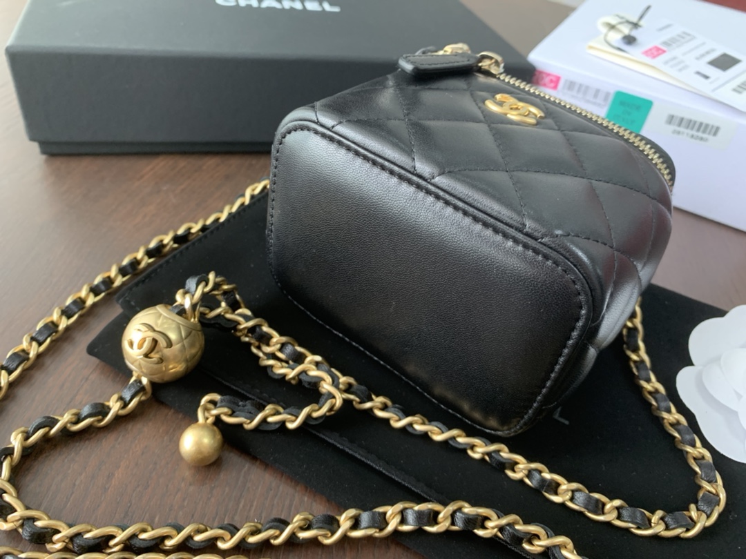 Handbag Chanel size 8.5cmx11cmx7 cm - vstockx