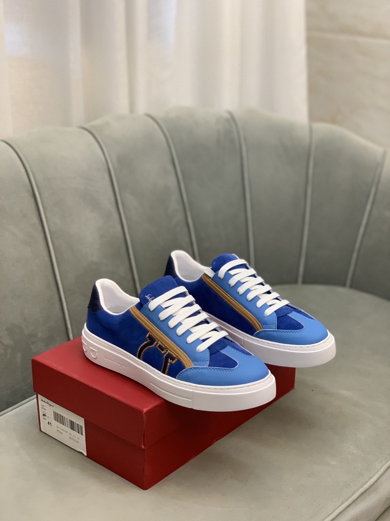 Salvatore Ferragamo Gancini Sneaker 11 - vstockx