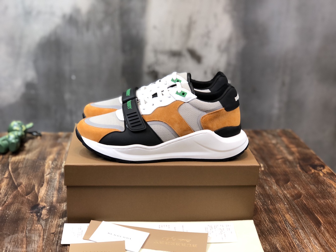 Burberry Vintage Sneaker 13 - vstockx
