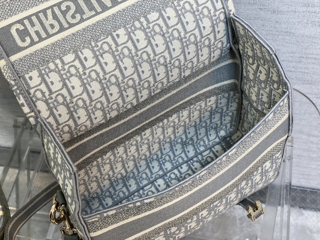 Handbag Dior size 28*12*23 cm - vstockx