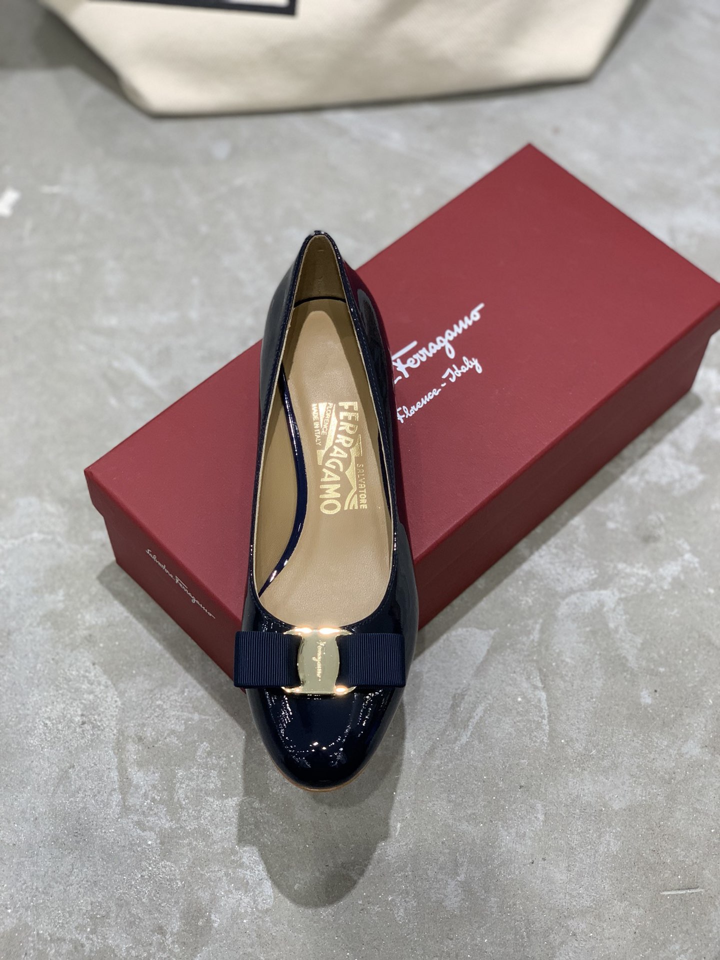 Salvatore Ferragamo Heel 6 - vstockx
