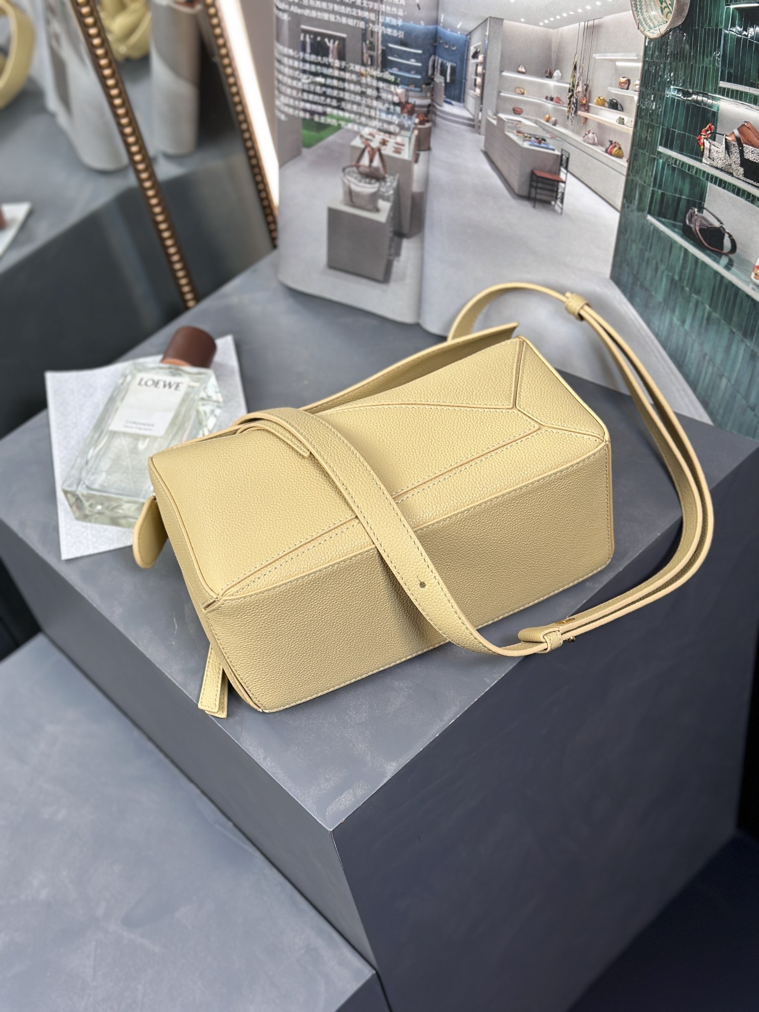 Handbags LOEWE ZP size:2414-11 cm - vstockx