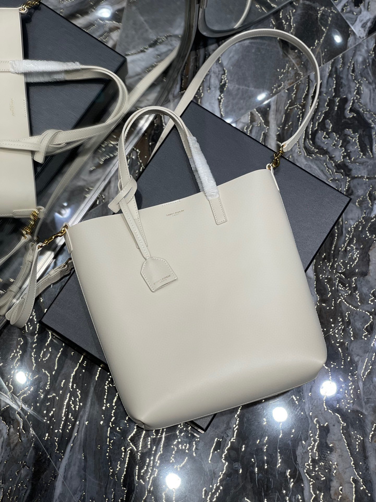 Handbags SAINT LAURENT 600307 size 25x28x8 cm - vstockx