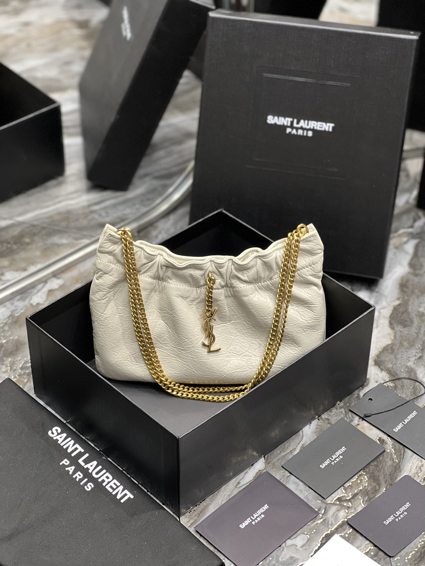 Handbags SAINT LAURENT 681632 size 24x14x4 cm - vstockx