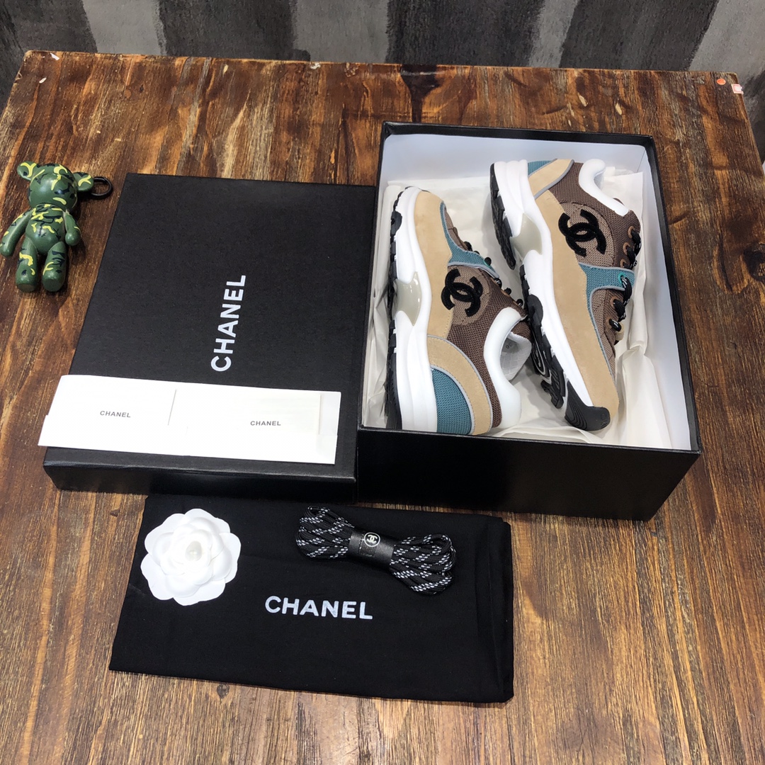 Chanel Fabric & Suede Calfskin Low Top Sneaker 6 - vstockx