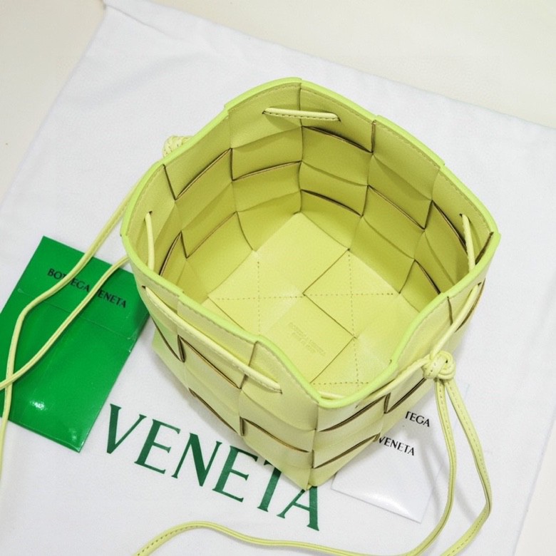 Handbags Bottega Veneta 6612 size:19 cm - vstockx