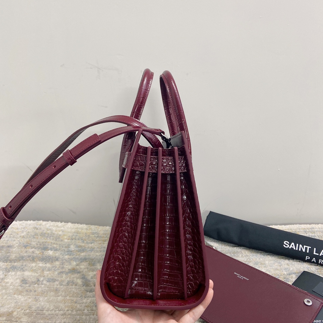 Handbags SAINT LAURENT 421863 size 26*20.5*12.5 cm - vstockx