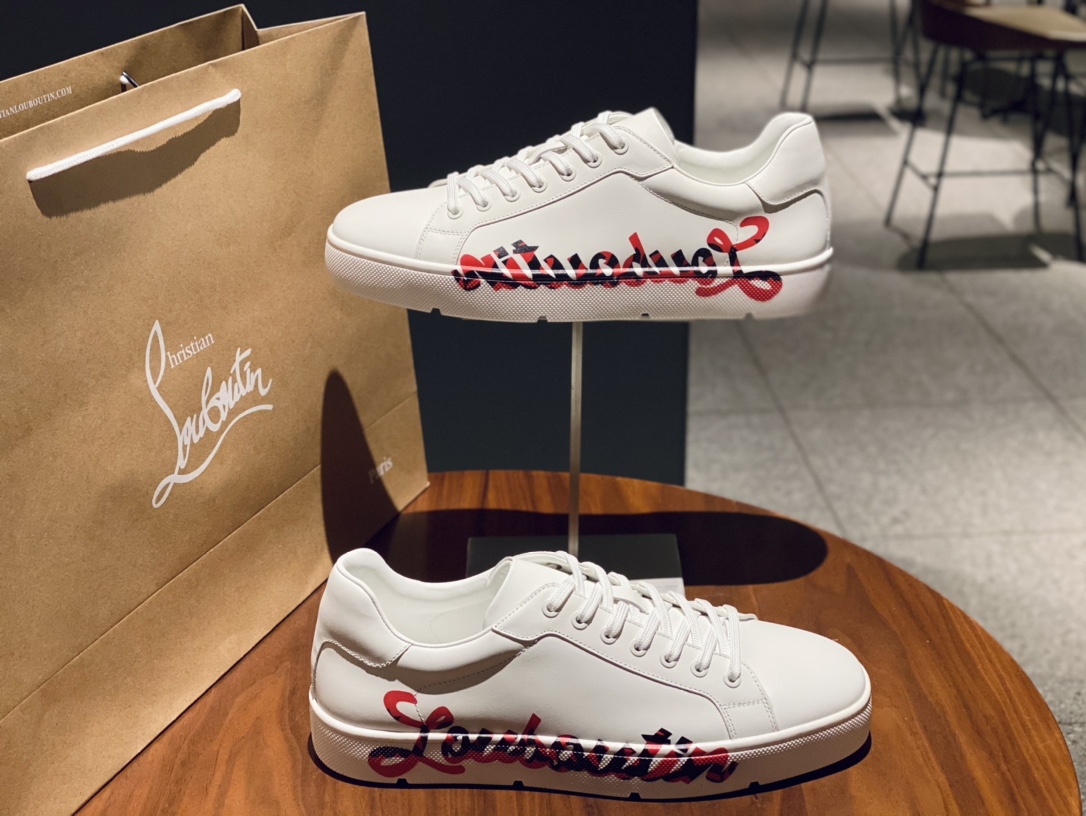Christian Louboutin Low Top Sneakers 1 - vstockx