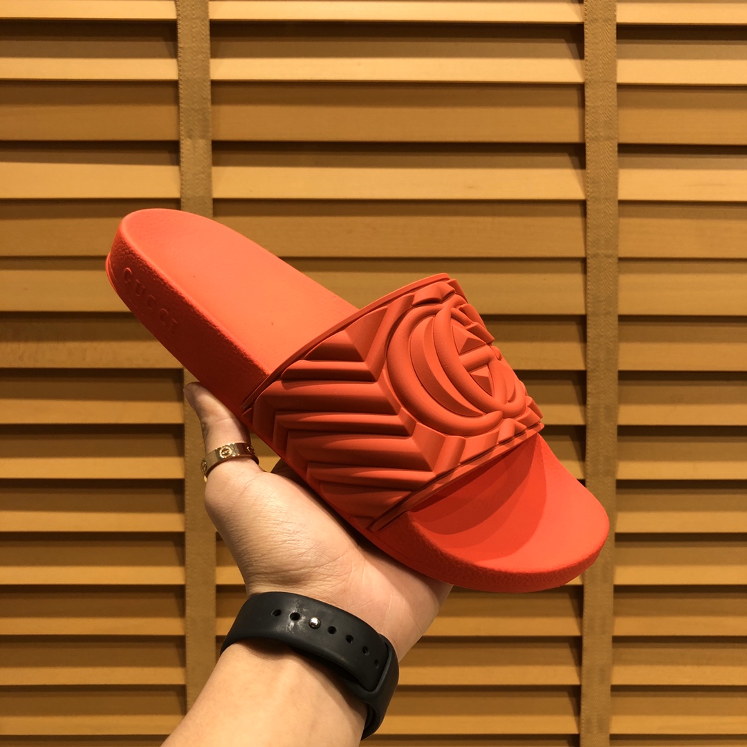 Gucci Slippers 52 - vstockx
