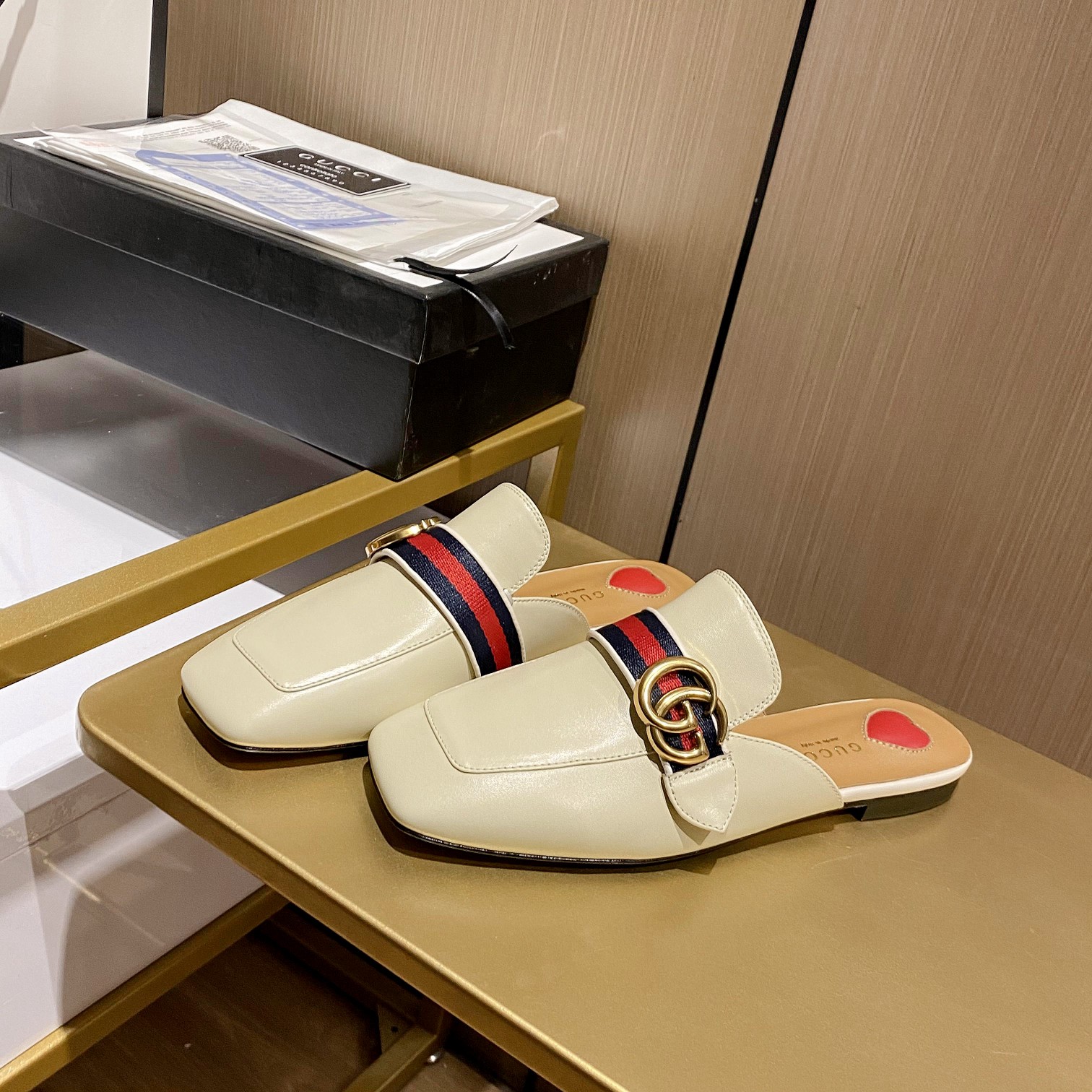 Gucci Leather mid-heel loafer Women 12 - vstockx