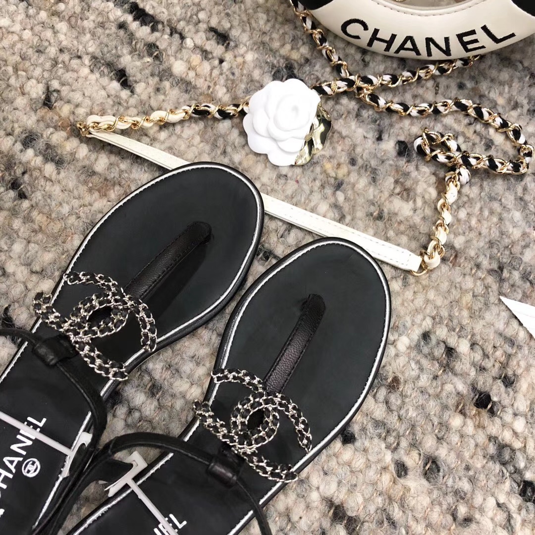 Chanel Slides 42 - vstockx