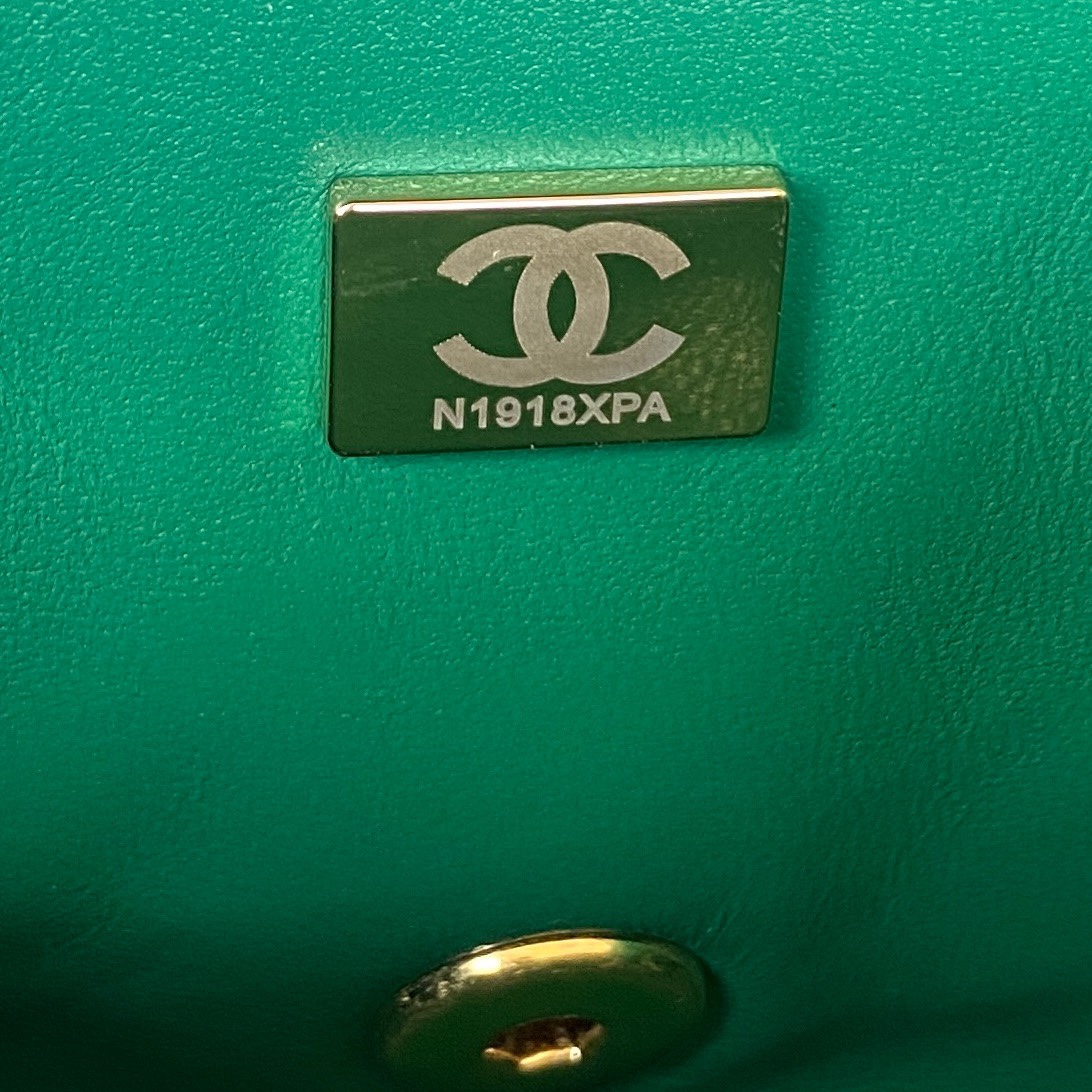 Handbag Chanel AS3366 size 20X9X13.5 Cm - vstockx