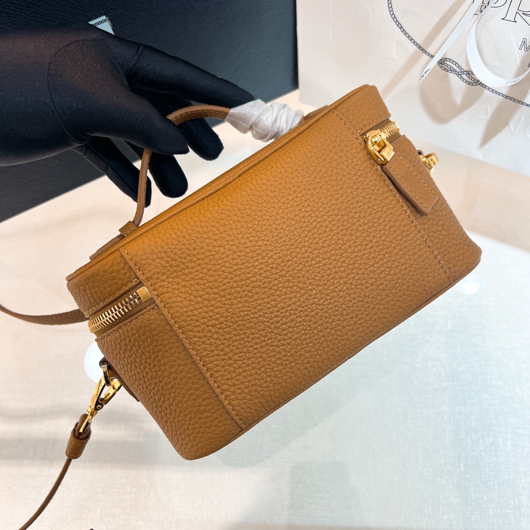 handbags prada 1BH202 18*11.5*7.5 - vstockx