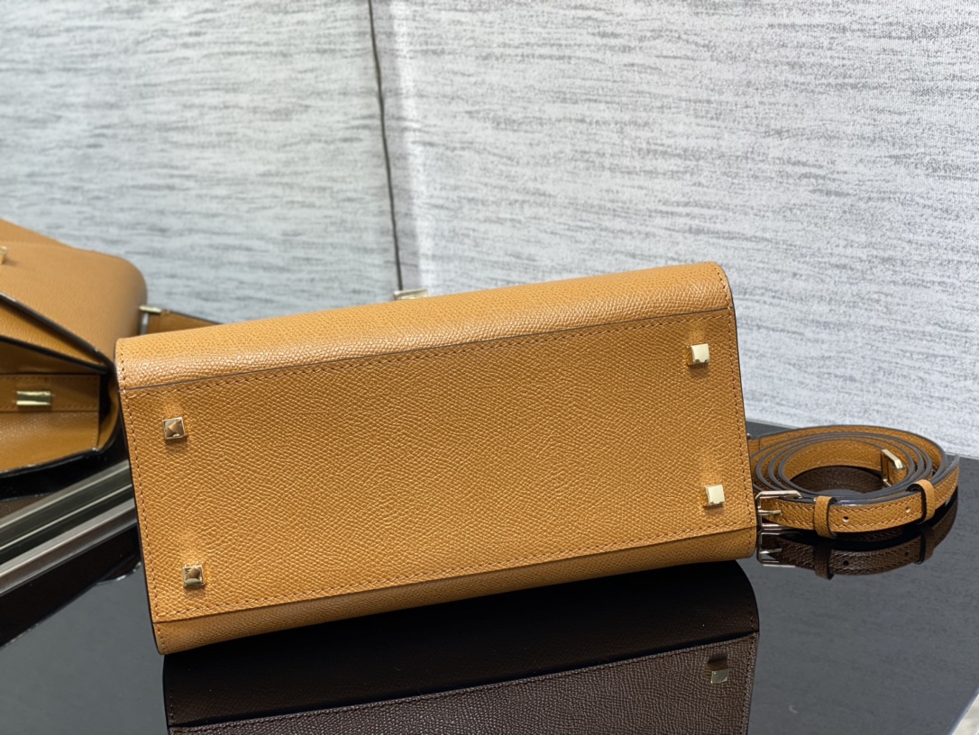 Handbag VALEXTRA size ** - vstockx