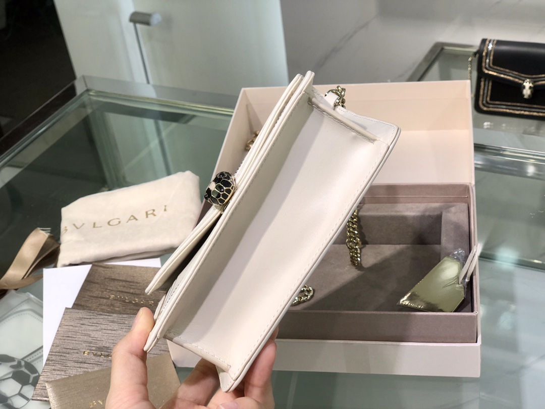 Handbags Bvlgari 288104 size:17.5*11*5 cm - vstockx