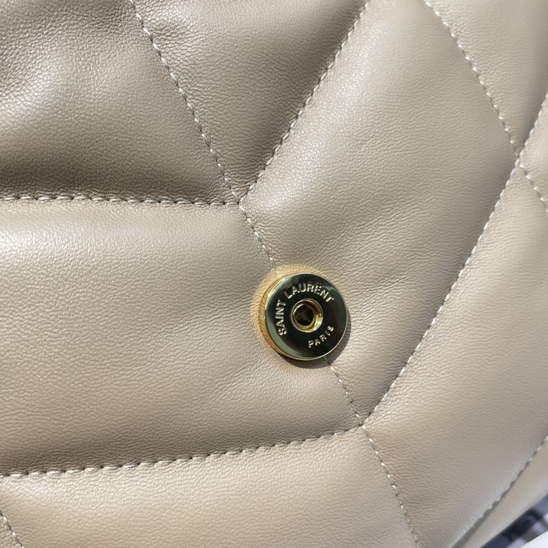 Handbags SAINT LAURENT 577476 size 29x17x11 cm - vstockx